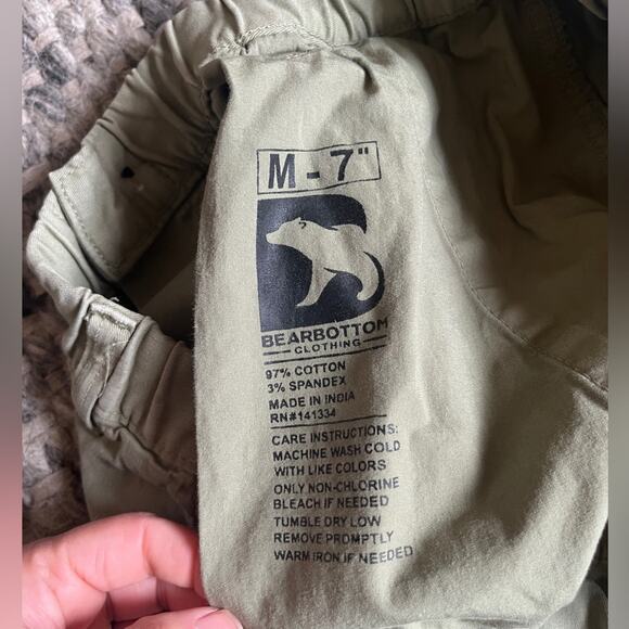 Bear bottom stretch short size medium - Picture 3 of 5